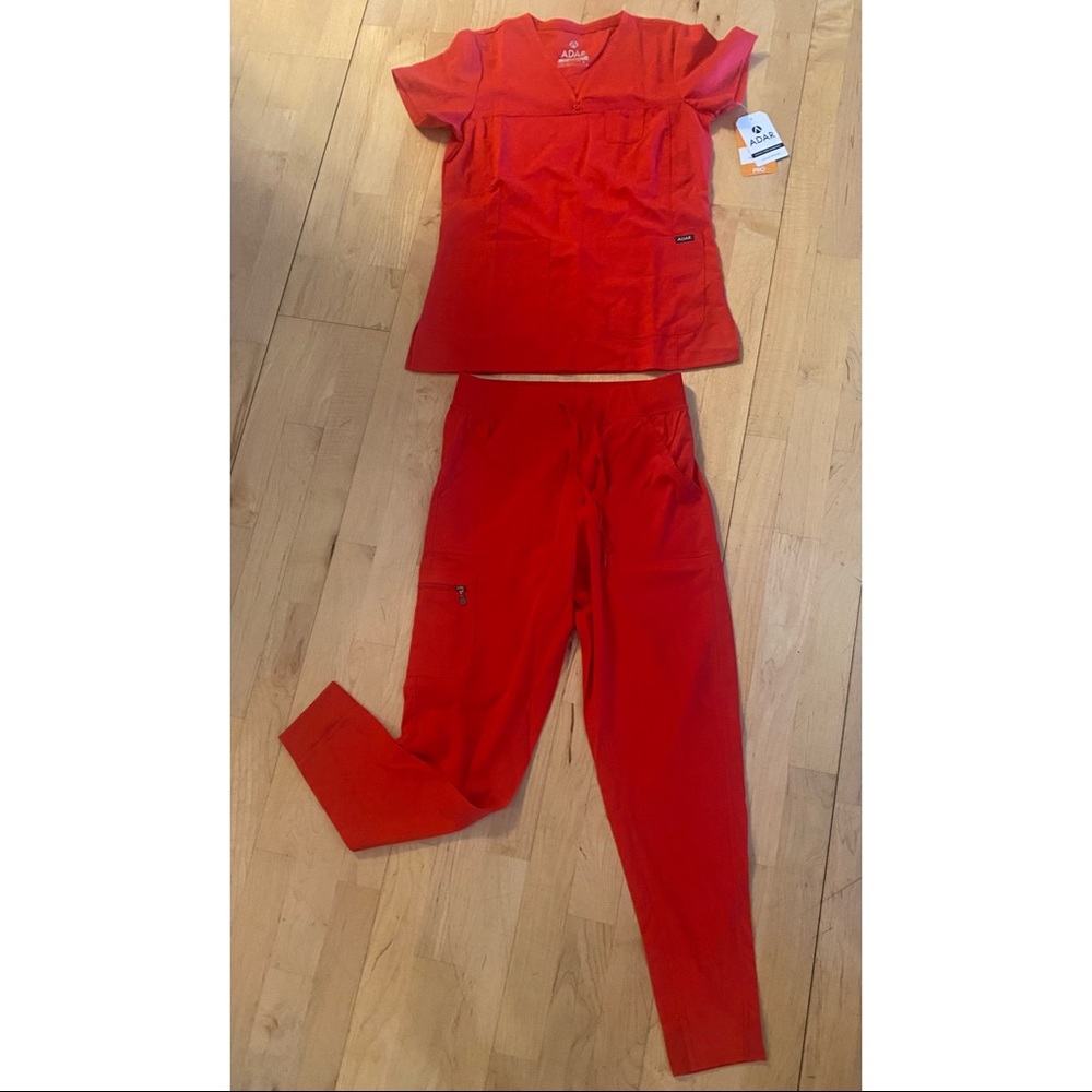 Adar Pro Movement Red Jogger Scrubs Small NWT
